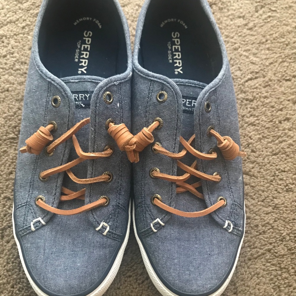 Women’s Sperry Top-Sider canvas shoe. Sz 9